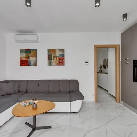Adele Apartman *