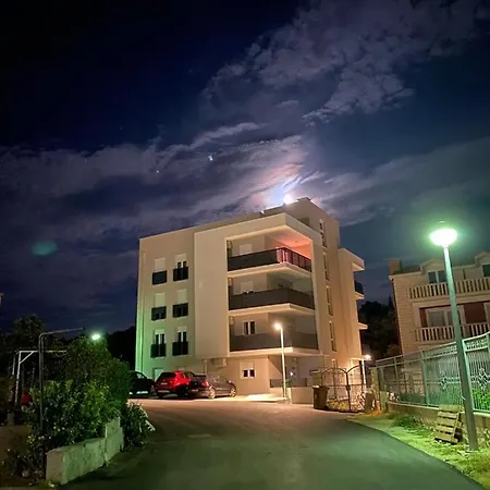 Adele Apartman